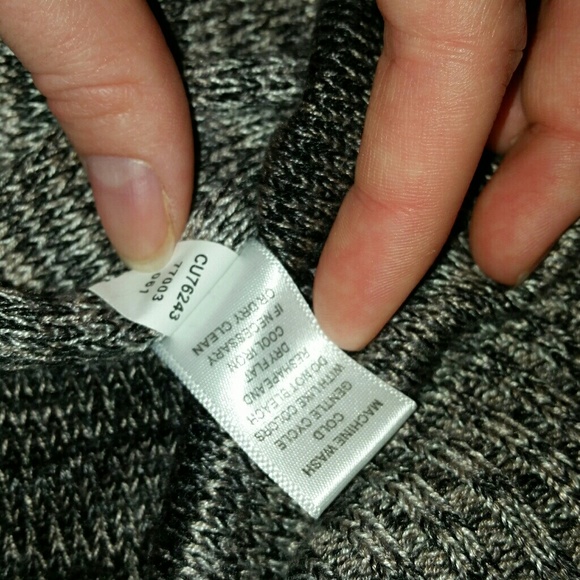 Cupio Sweater - Picture 6 of 7